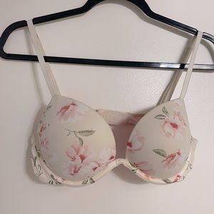 Victoria secret 36B bombshell bra